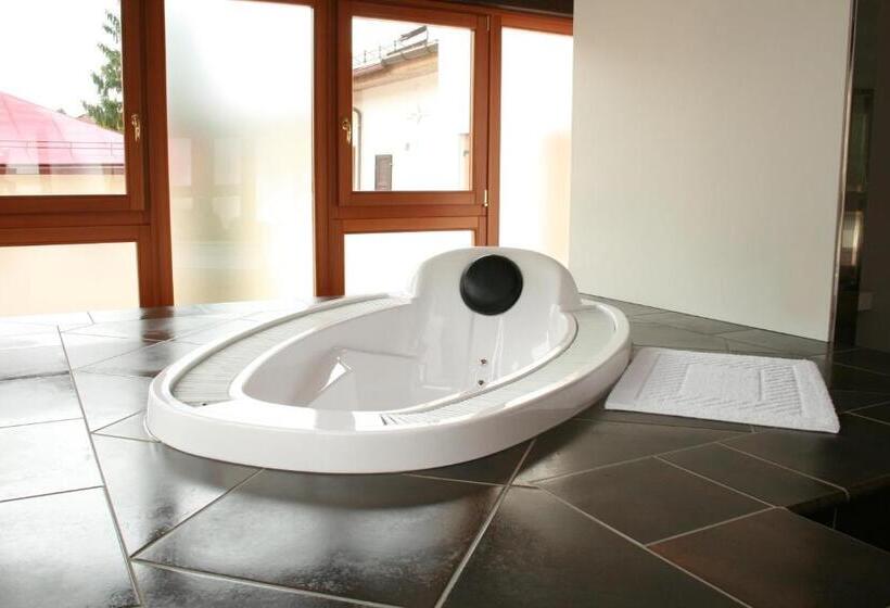 فندق Albergo Cristofoli