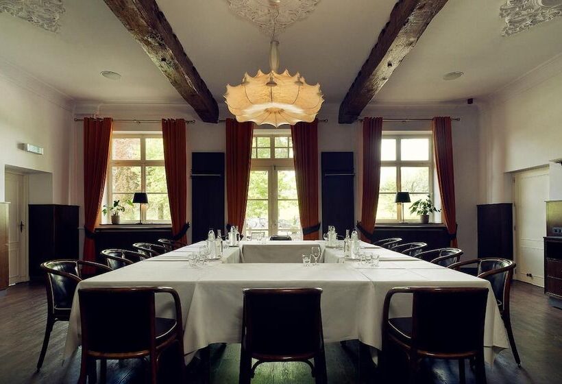 ホテル En Restaurant Kasteel Elsloo