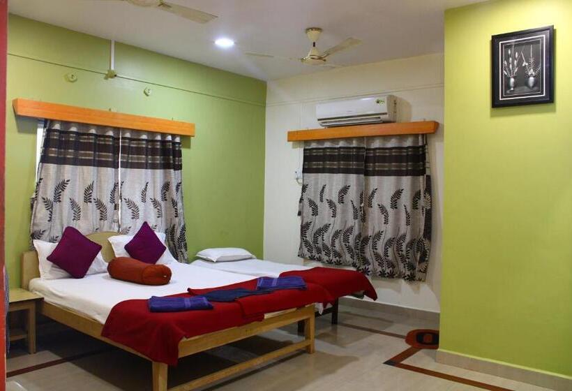 בית מלון כפרי Nisarg Resort