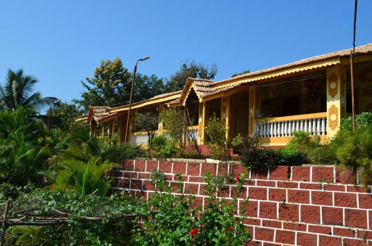 בית מלון כפרי Nisarg Resort