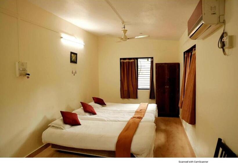 בית מלון כפרי Nisarg Resort