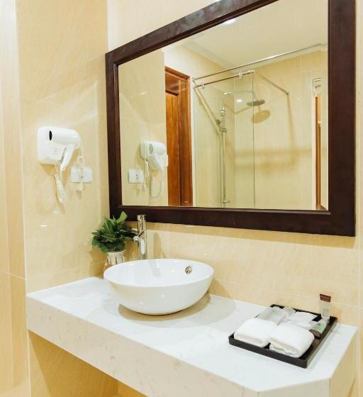 هتل Paragon House And Residence