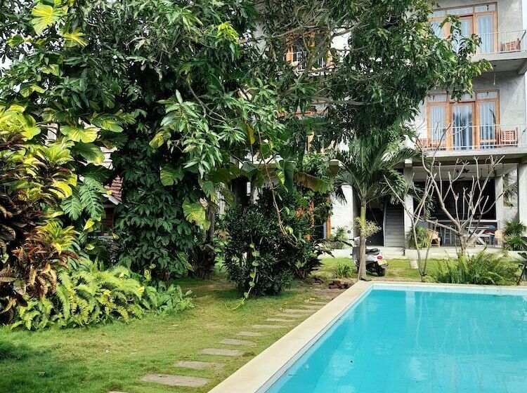 בית מלון כפרי Surf Gangs Arugambay