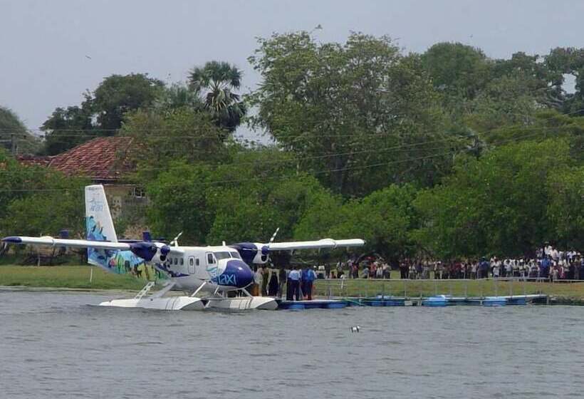 בית מלון כפרי Surf Gangs Arugambay