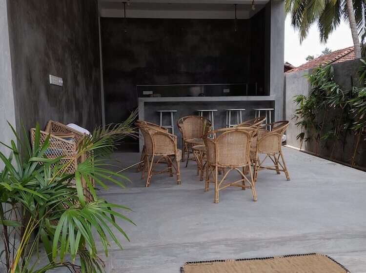 בית מלון כפרי Surf Gangs Arugambay