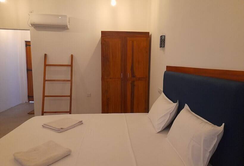 בית מלון כפרי Surf Gangs Arugambay