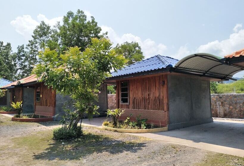 호텔 Taweesuckkittiya Resort