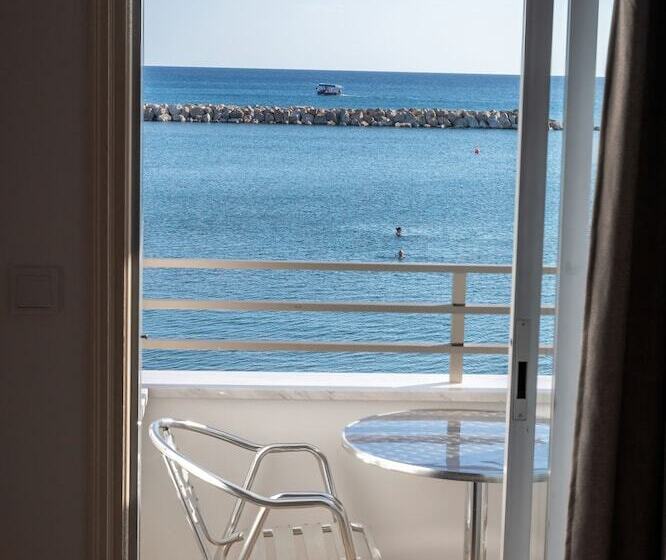 בית מלון כפרי Tylos Beach