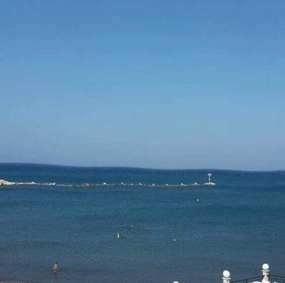 בית מלון כפרי Tylos Beach