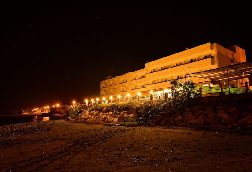 בית מלון כפרי Tylos Beach