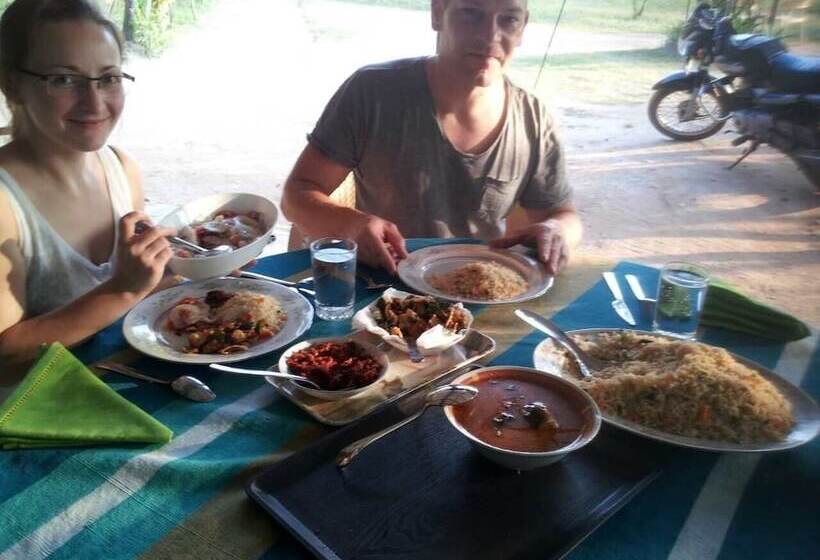 Пансион Captains Bird Safari Lodge