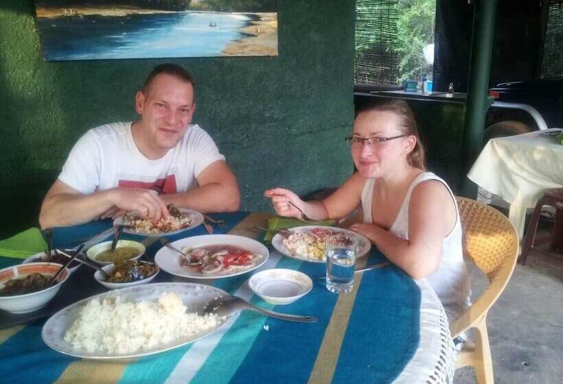 Пансион Captains Bird Safari Lodge