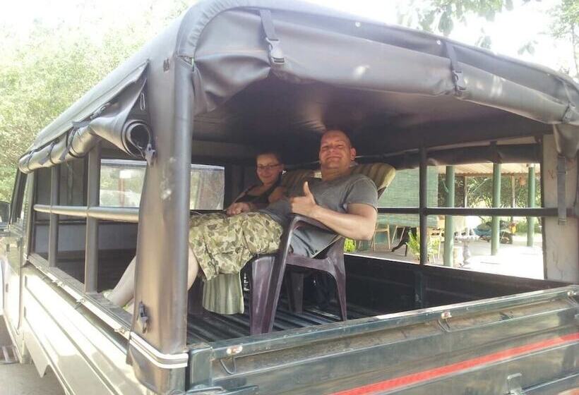 Пансион Captains Bird Safari Lodge