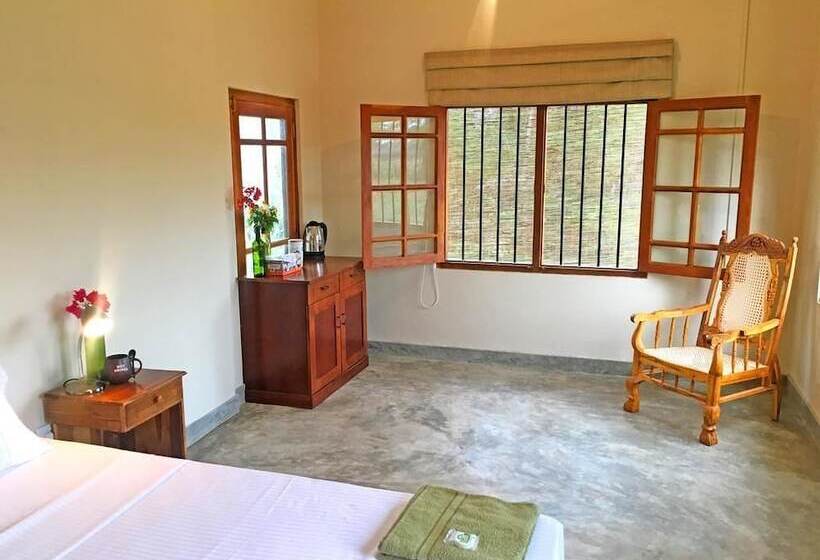 Пансион Captains Bird Safari Lodge