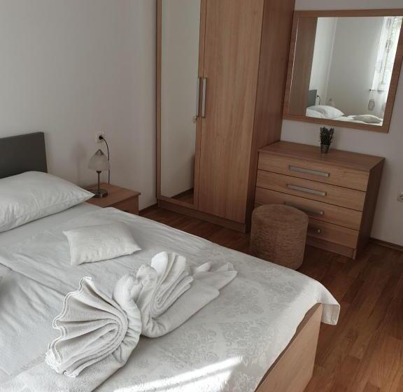 ペンション Captain's Club