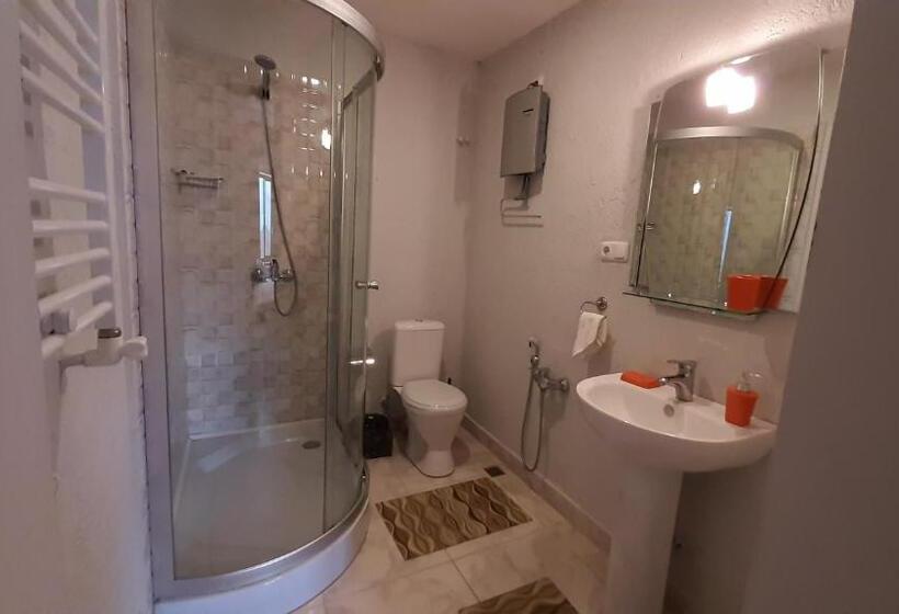 펜션 Lermont Guest House