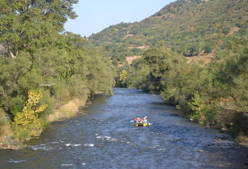 بنسيون Lori Travel Guest House