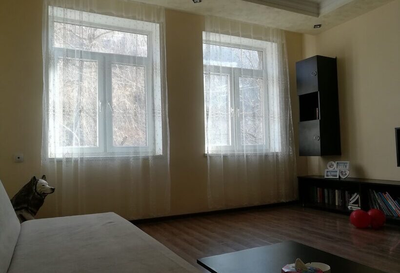 بنسيون Lori Travel Guest House