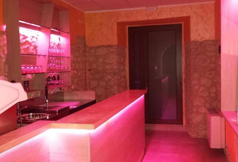 بنسيون Magia Del Turano