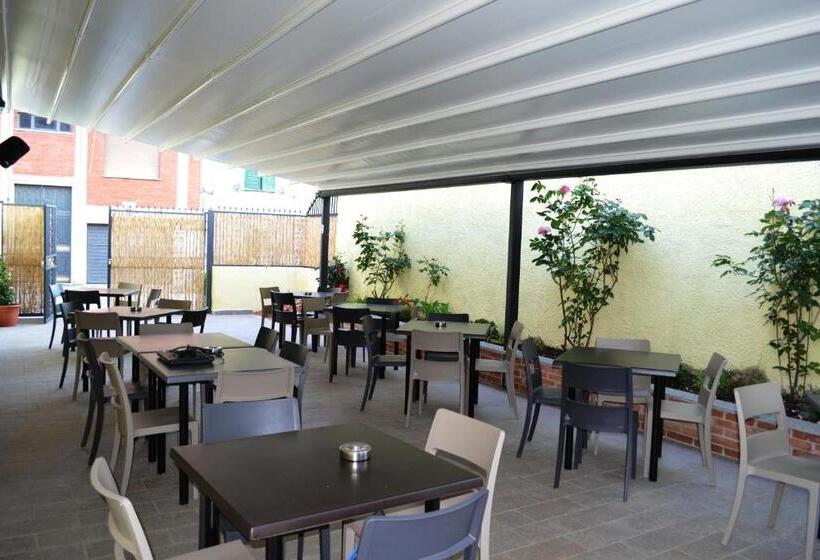 بنسيون Magia Del Turano