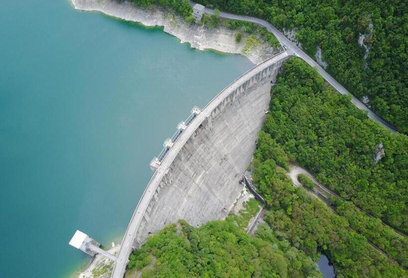 بنسيون Magia Del Turano