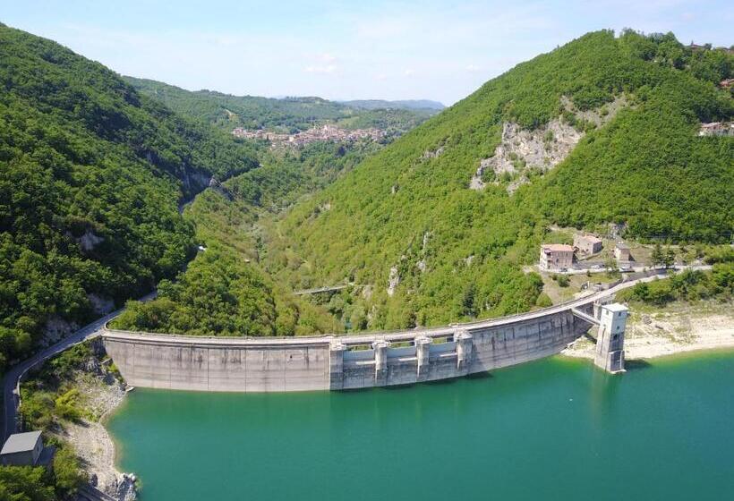 بنسيون Magia Del Turano