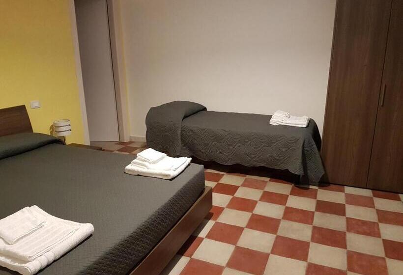 بنسيون Magia Del Turano