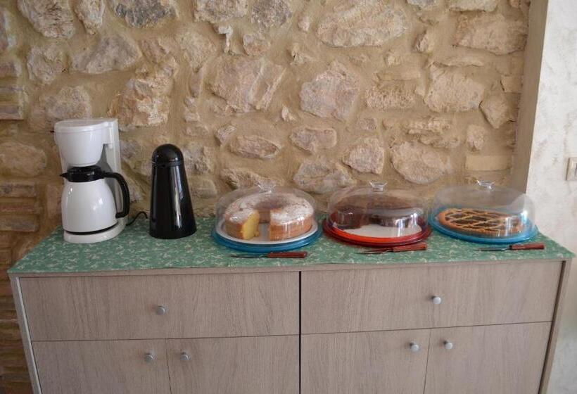 بنسيون Magia Del Turano