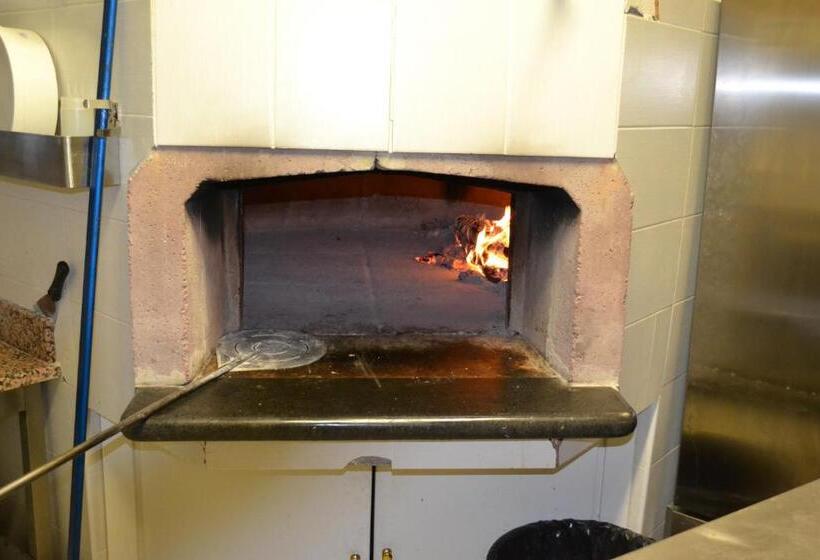 بنسيون Magia Del Turano