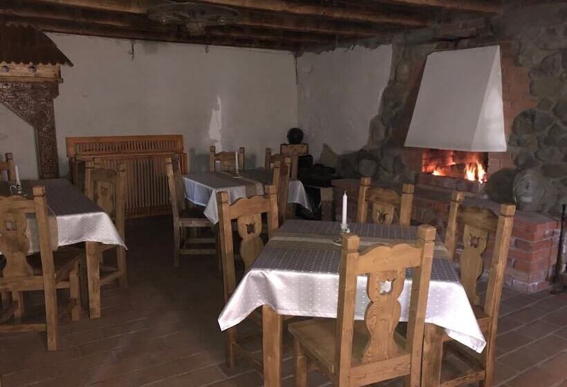 بنسيون Molnos Kuria