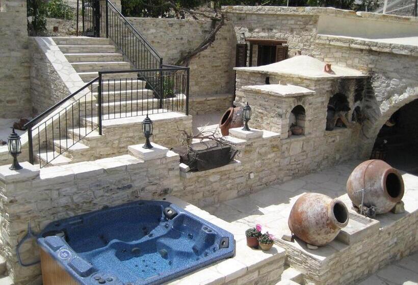 פנסיון Our House