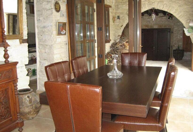 פנסיון Our House