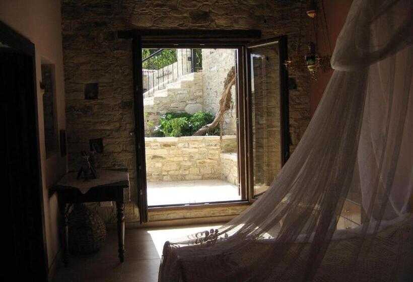 פנסיון Our House