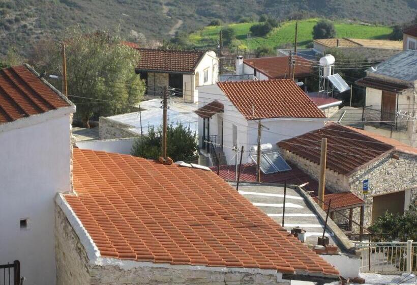 פנסיון Our House