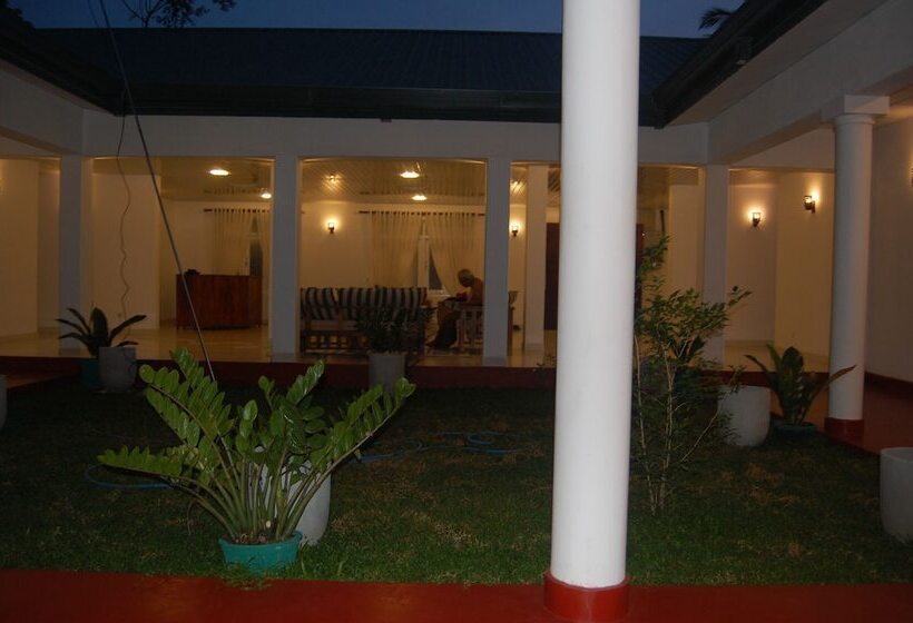 Пансион Siloonaa Garden Villa