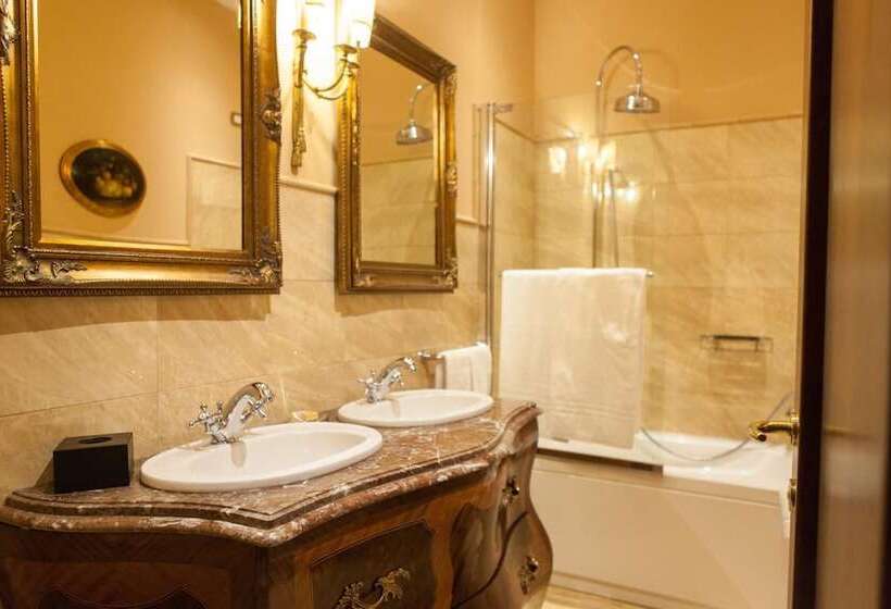 منتجع Borgo Pilotti Hotel & Restaurant