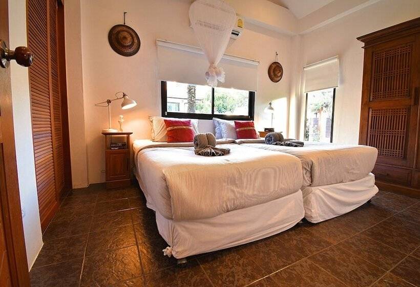 Отель Sai Naam Lanta Residence