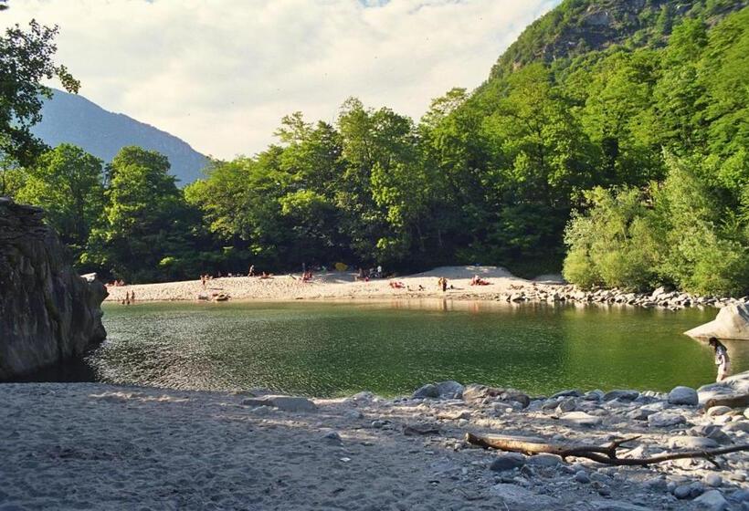 הוסטל Baracca Backpacker