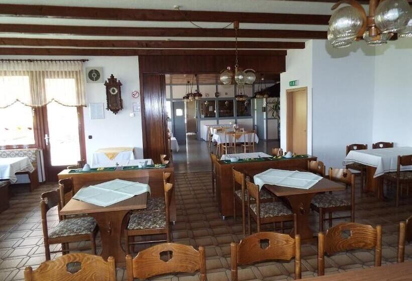 Общежитие Garni Zum Reinhardswald