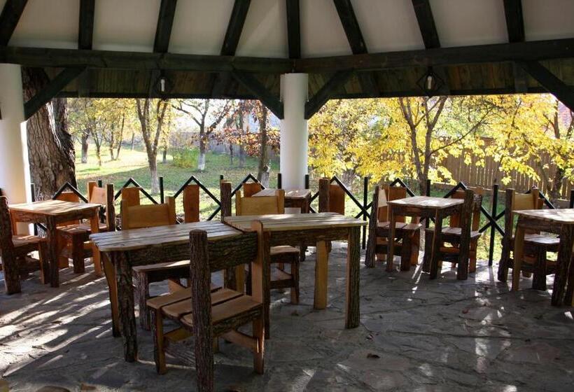 הוסטל Hanul Kassay