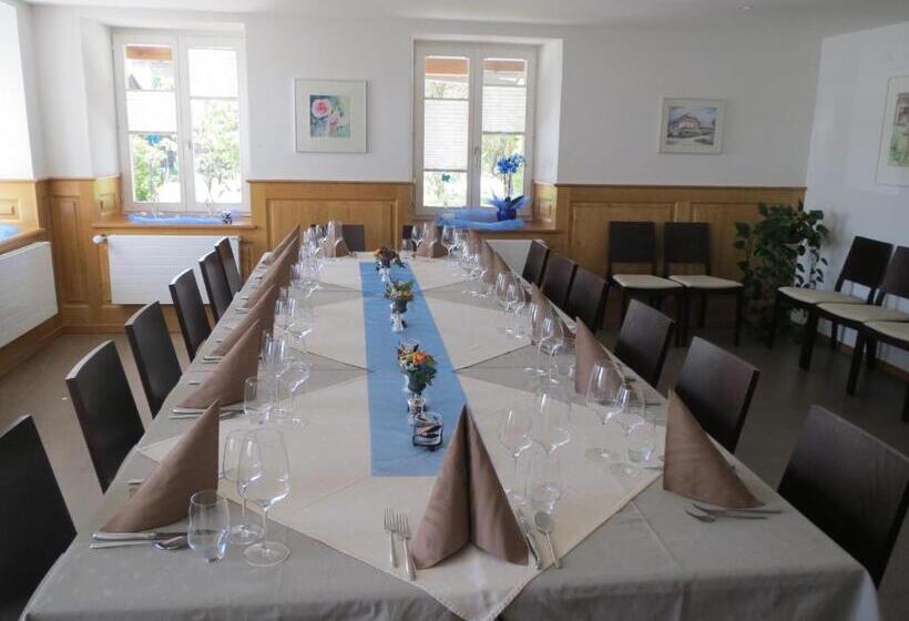 הוסטל Le Relais Du Château Monney