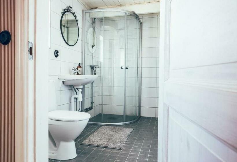 住宿加早餐  Farmors Lada