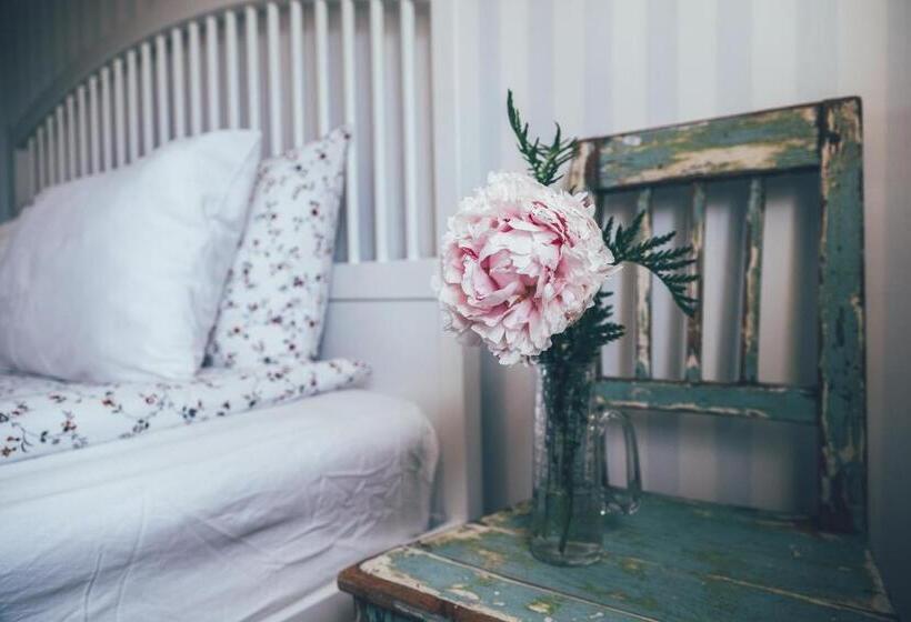 住宿加早餐  Farmors Lada