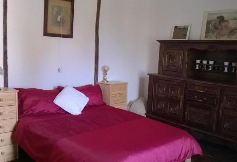 مبيت وإفطار La Châtaigne Dorée