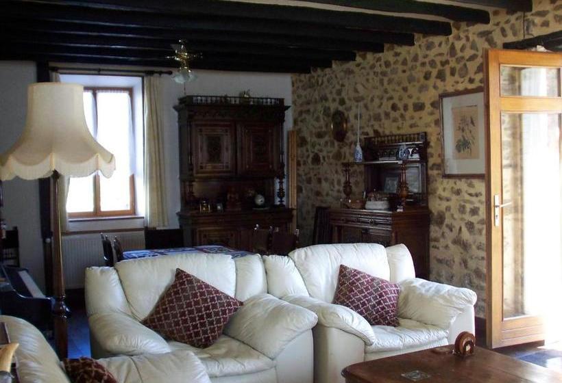 مبيت وإفطار La Châtaigne Dorée