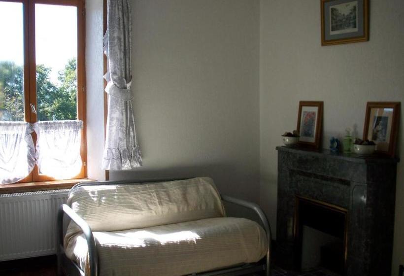 مبيت وإفطار La Châtaigne Dorée