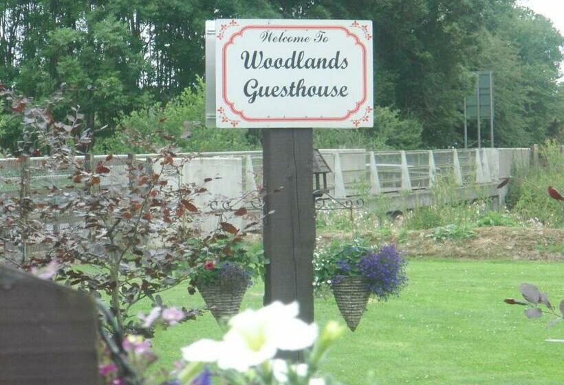 مبيت وإفطار Woodlands House