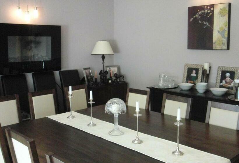 مبيت وإفطار Woodlands House