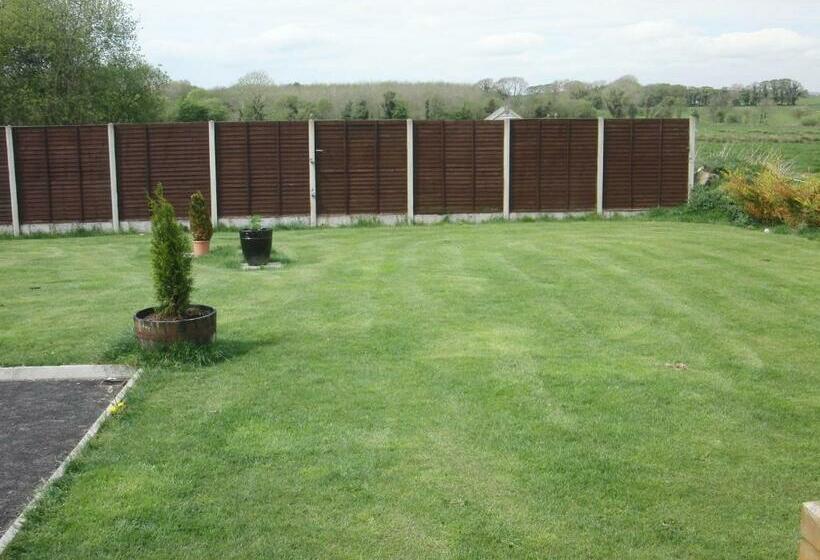 مبيت وإفطار Woodlands House