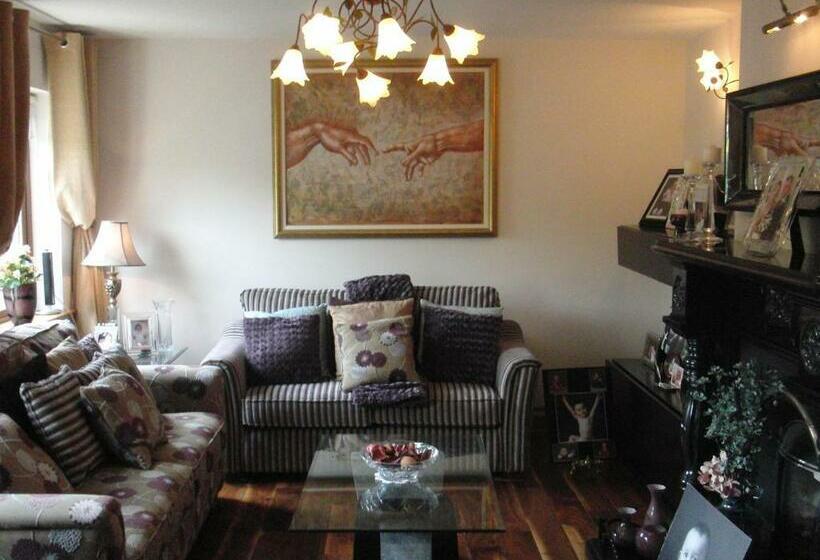 مبيت وإفطار Woodlands House